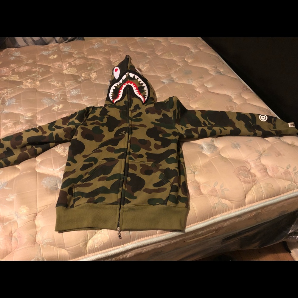 Bape hoodie size medium